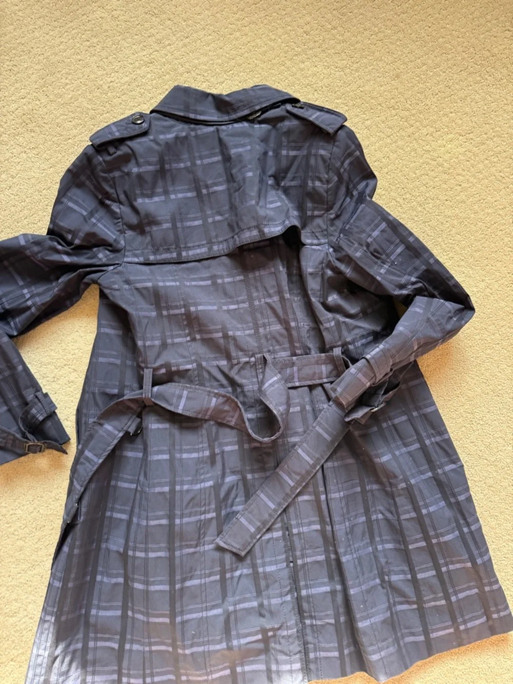 Banana Republic Double-Breasted navy Plaid Trench Coat . Beautifully detailed. - Picture 7 of 8